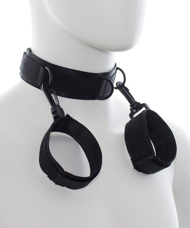ohmama fetish manette e colletto in nylon