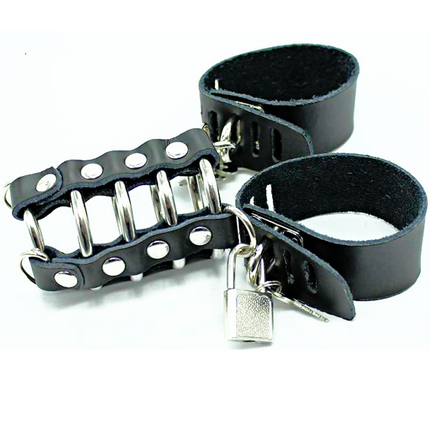 OHMAMA FETISH - GABBIA PER PENE CON ANELLI IN METALLO E CINTURINI IN PELLE