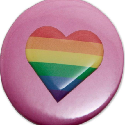 PRIDE - RAGAZZE CON DISTINTIVO PRIDE
