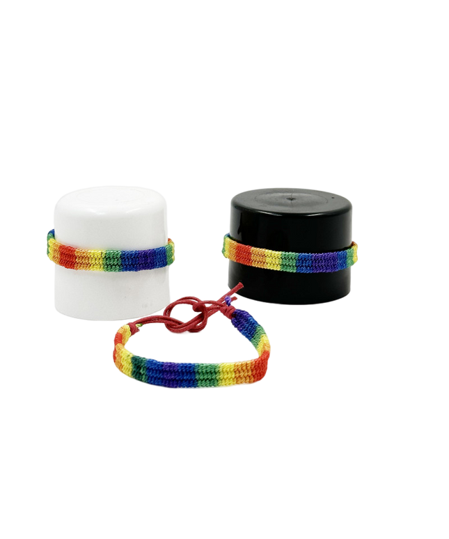 PRIDE - BRACCIALE CON FILO CON BANDIERA LGTB