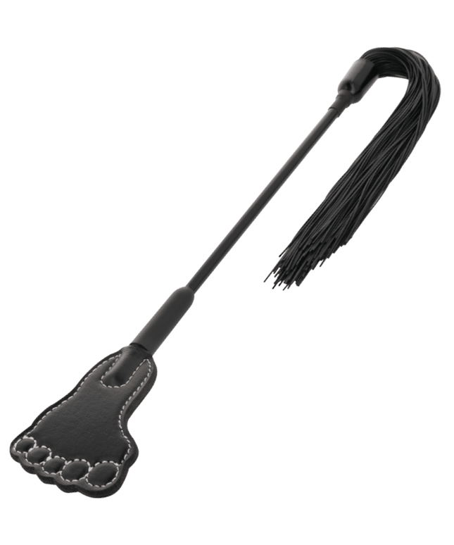 darkness raccolto fetish e frusta nera