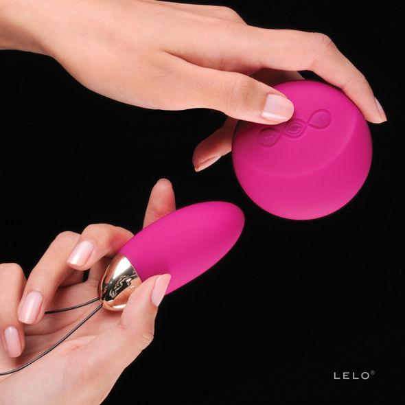 LELO - LYLA 2 INSIGNIA DESIGN EDITION UOVO MASSAGGIATORE CERISE - Only Vibes